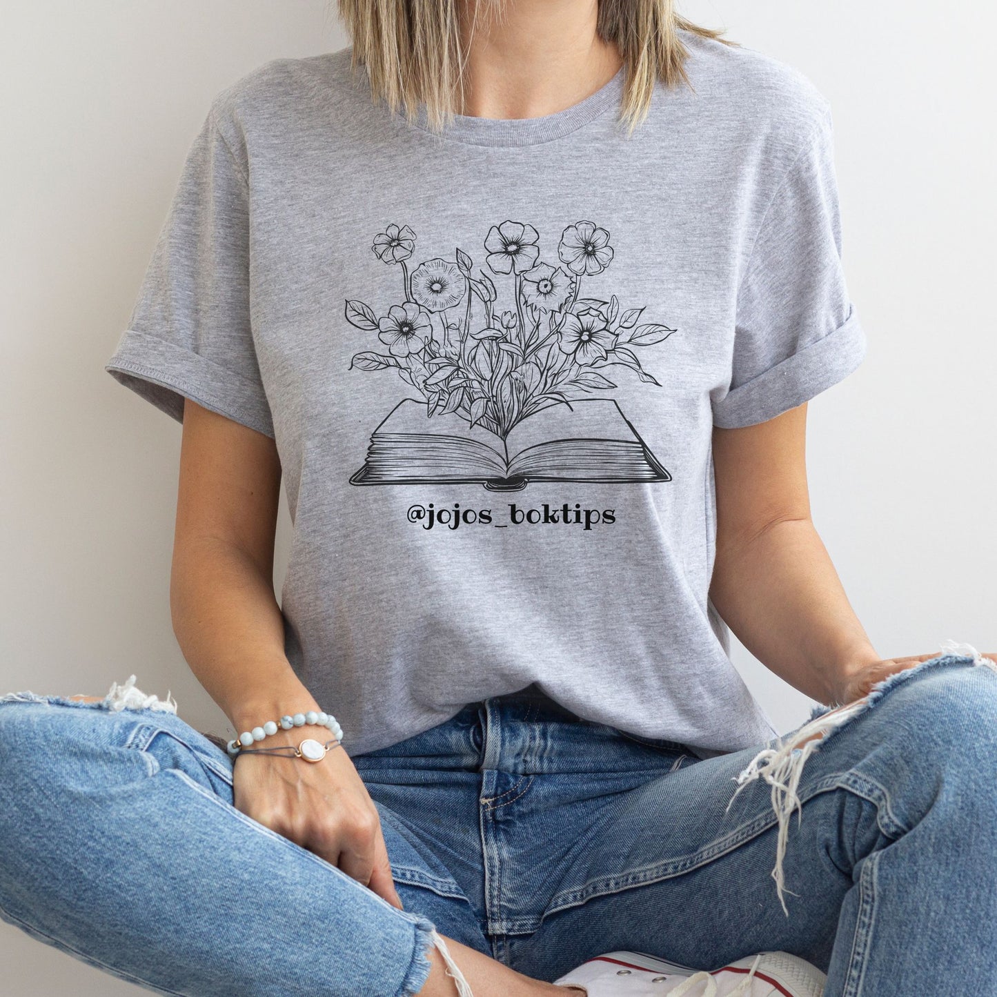 Custom Made Bok med Blommor - T-shirt